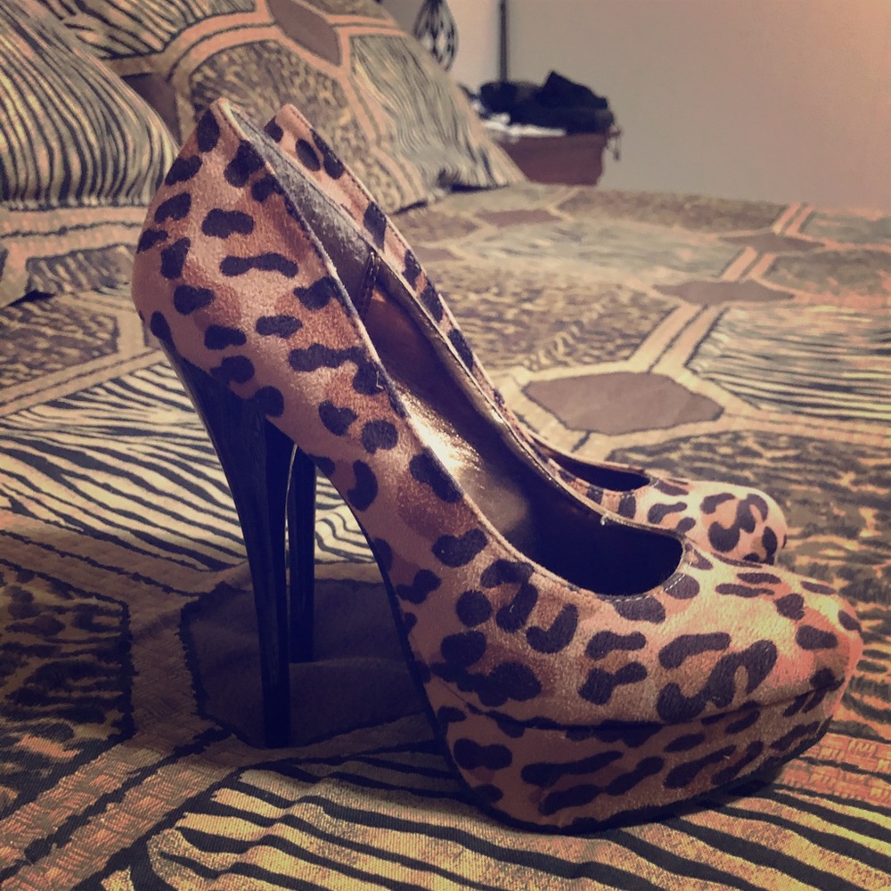 Charlotte Russe Leopard Heels Sz 6